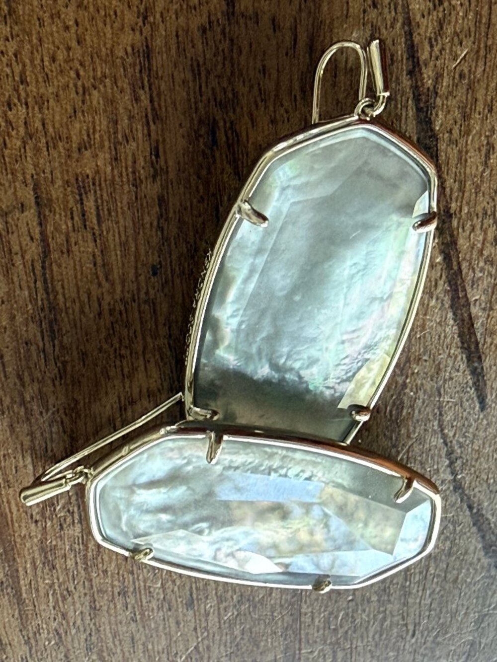Kendra Scott Mother of Pearl / Facet Earrings